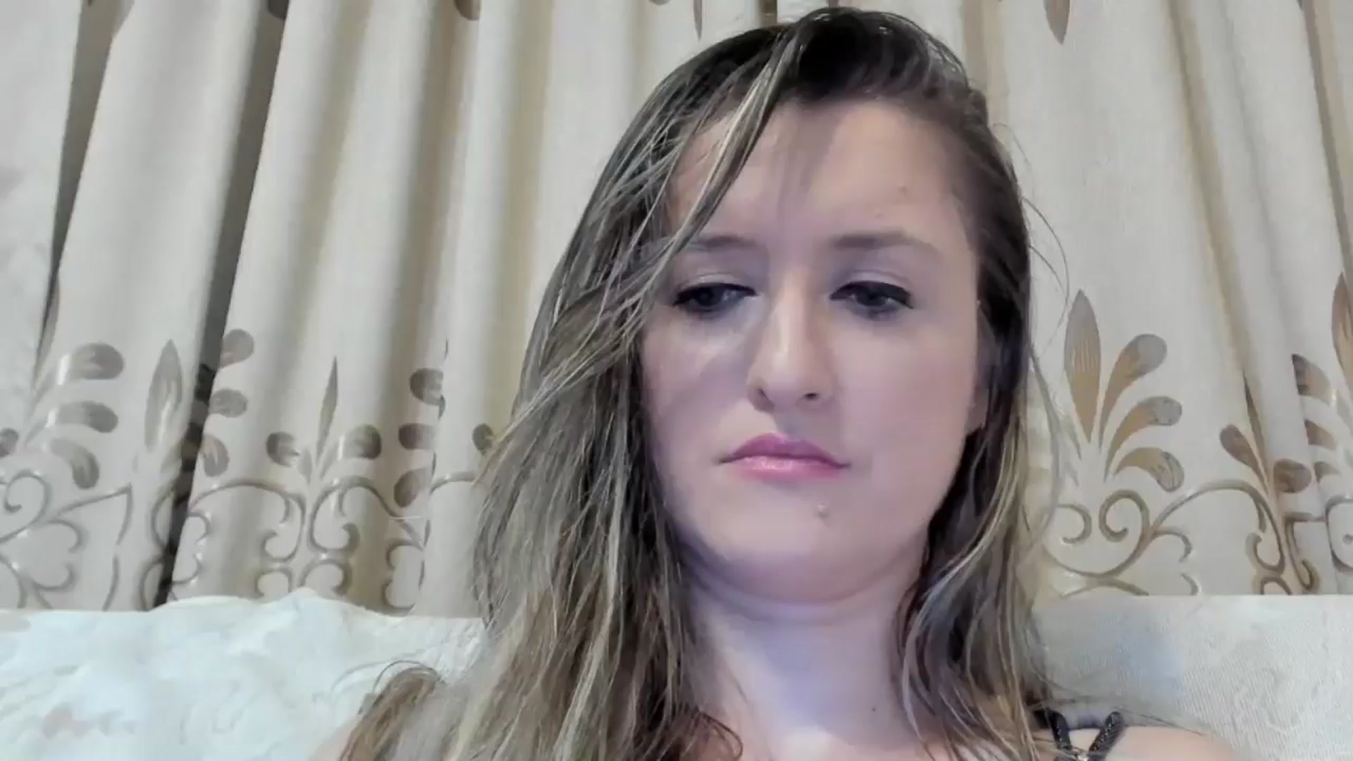 Gallery image thumbnail from BestDream's myfreecams stream on, 08/23/2024, 23:11 image 4 of 20