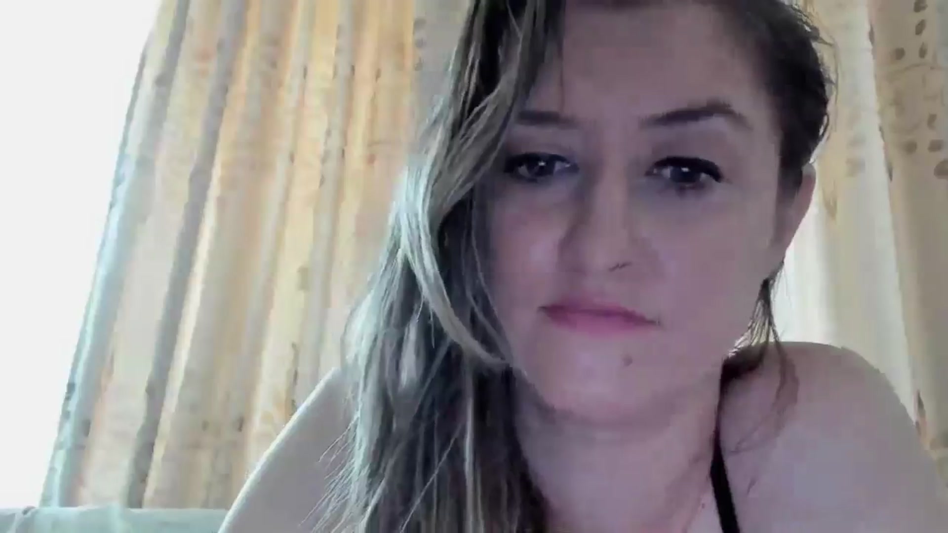 Gallery image thumbnail from BestDream's myfreecams stream on, 08/24/2024, 13:29 image 16 of 20