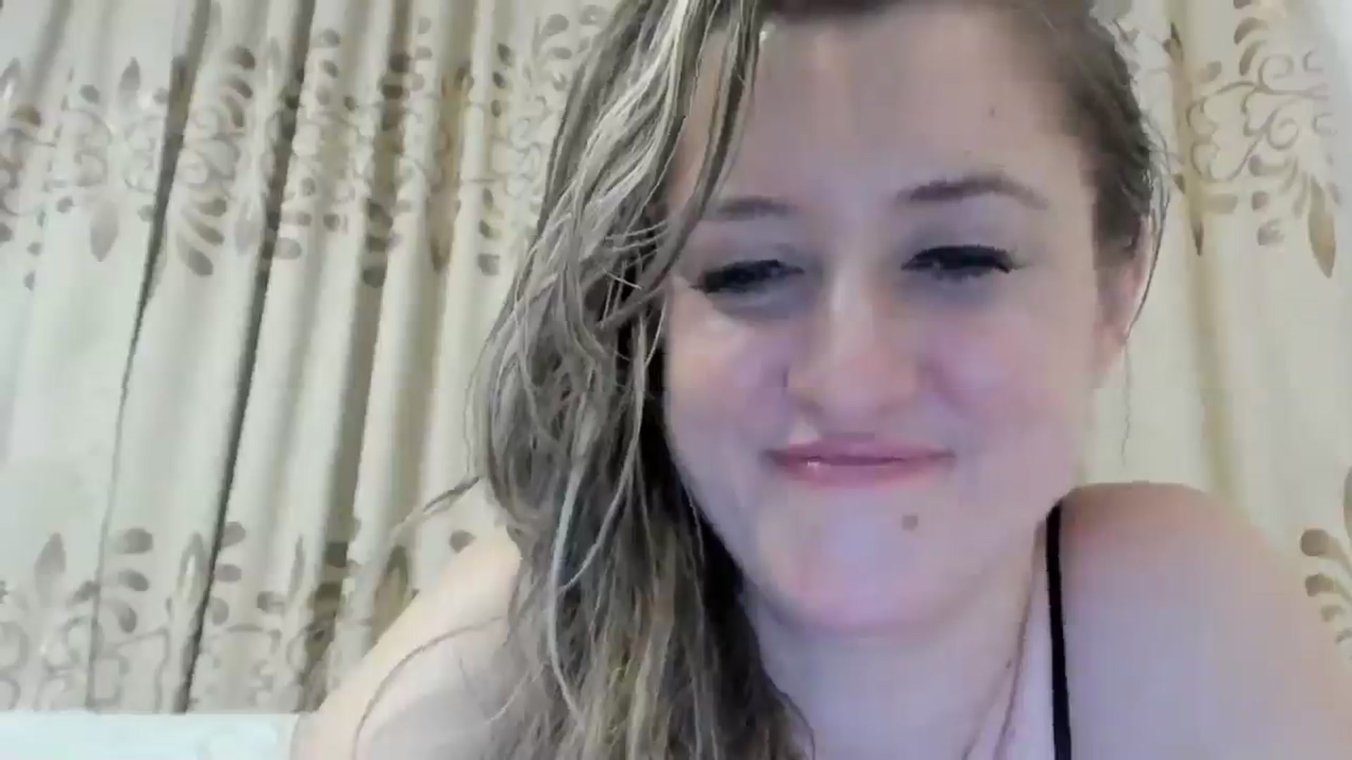 Gallery image thumbnail from BestDream's myfreecams stream on, 08/24/2024, 22:16 image 7 of 20