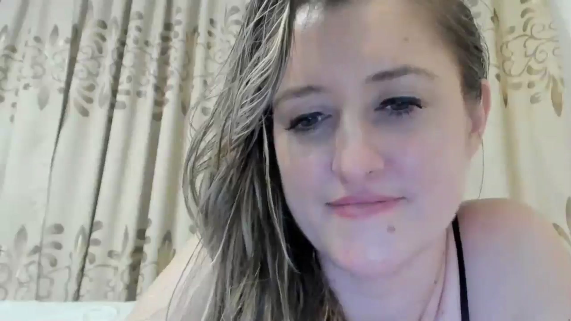 Gallery image thumbnail from BestDream's myfreecams stream on, 08/24/2024, 22:16 image 5 of 20