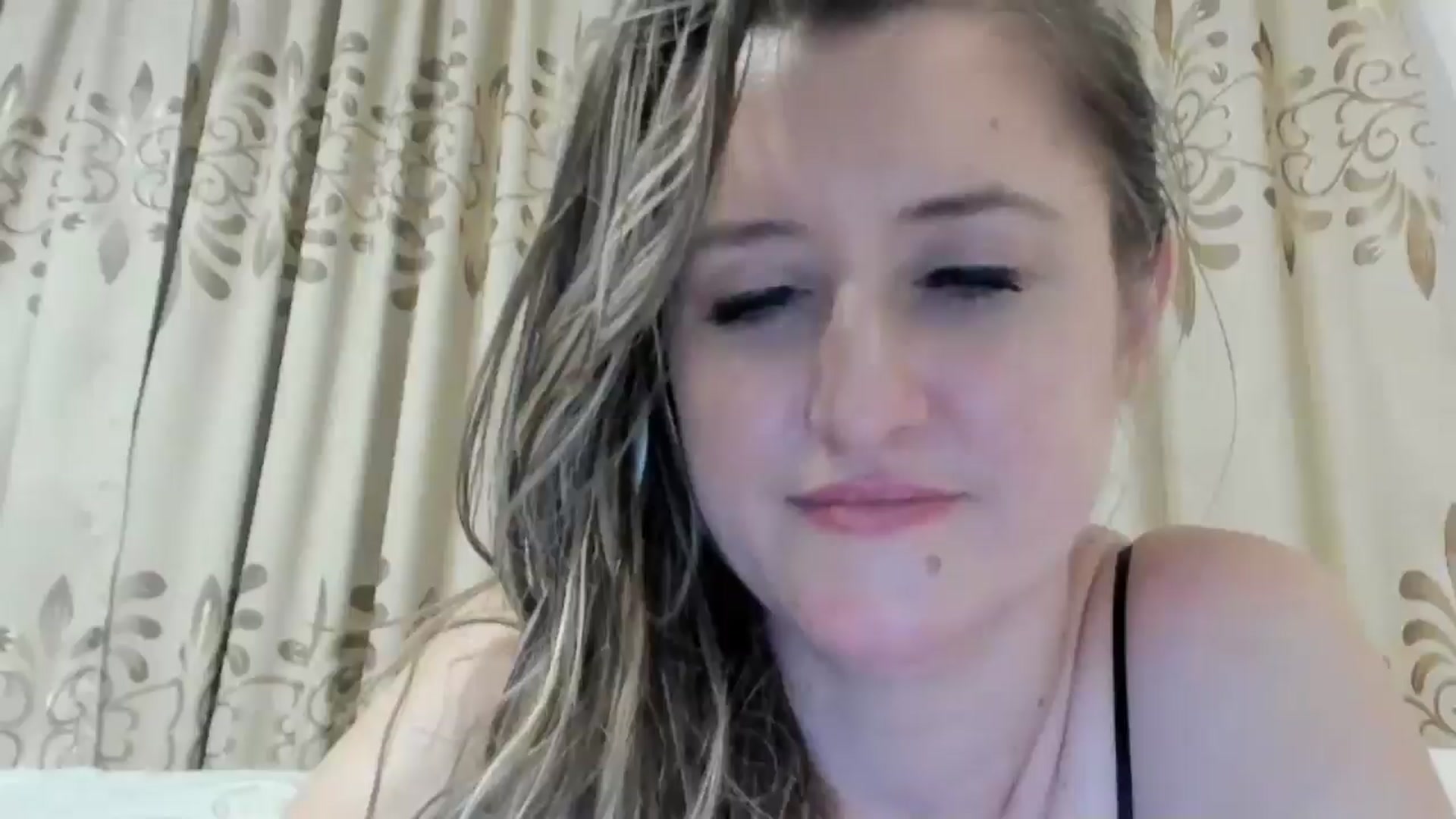 Gallery image thumbnail from BestDream's myfreecams stream on, 08/24/2024, 22:16 image 1 of 20