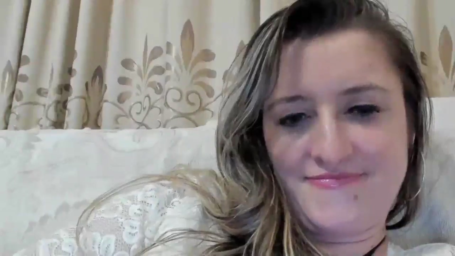 Gallery image thumbnail from BestDream's myfreecams stream on, 08/24/2024, 23:38 image 11 of 20