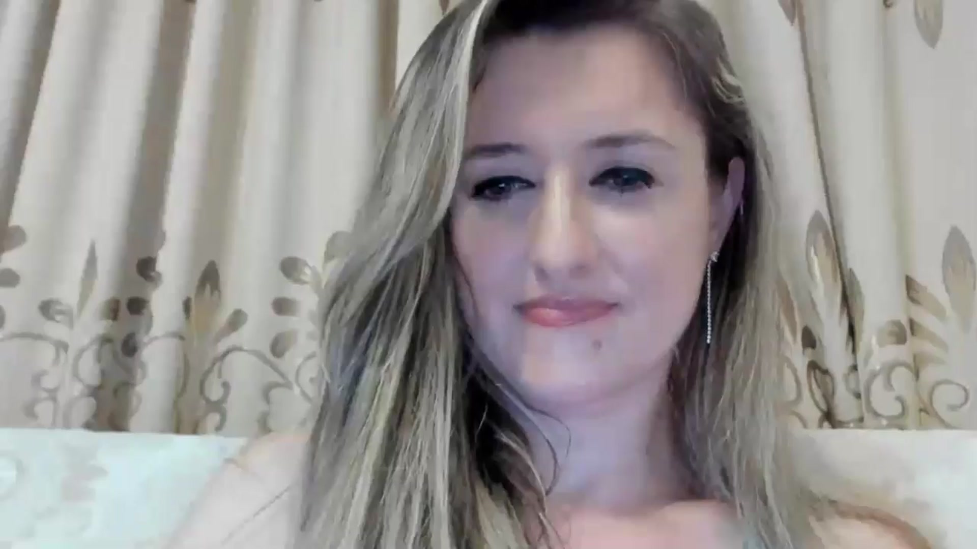 Gallery image thumbnail from BestDream's myfreecams stream on, 08/25/2024, 23:17 image 7 of 20
