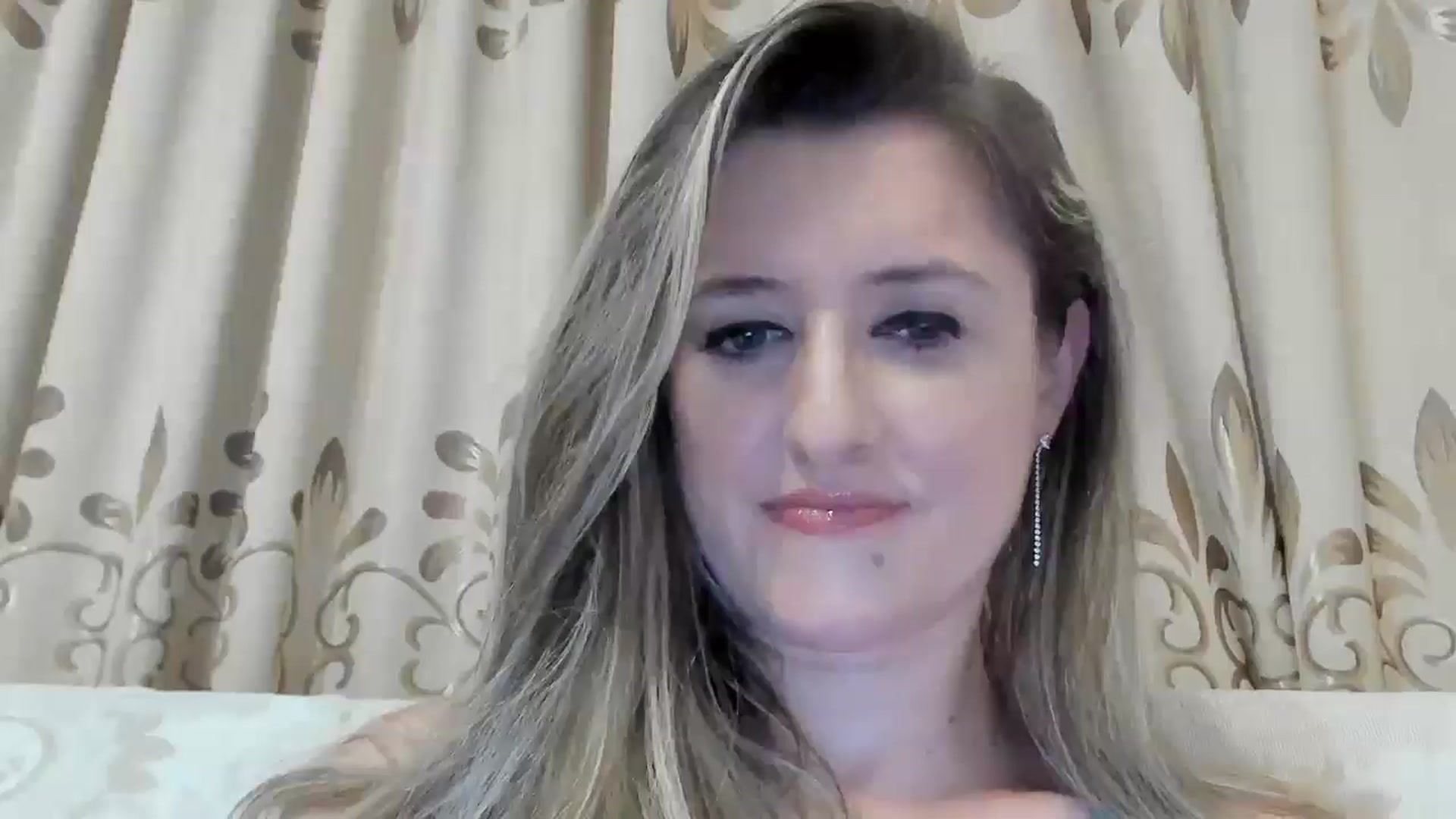 Gallery image thumbnail from BestDream's myfreecams stream on, 08/25/2024, 23:17 image 6 of 20