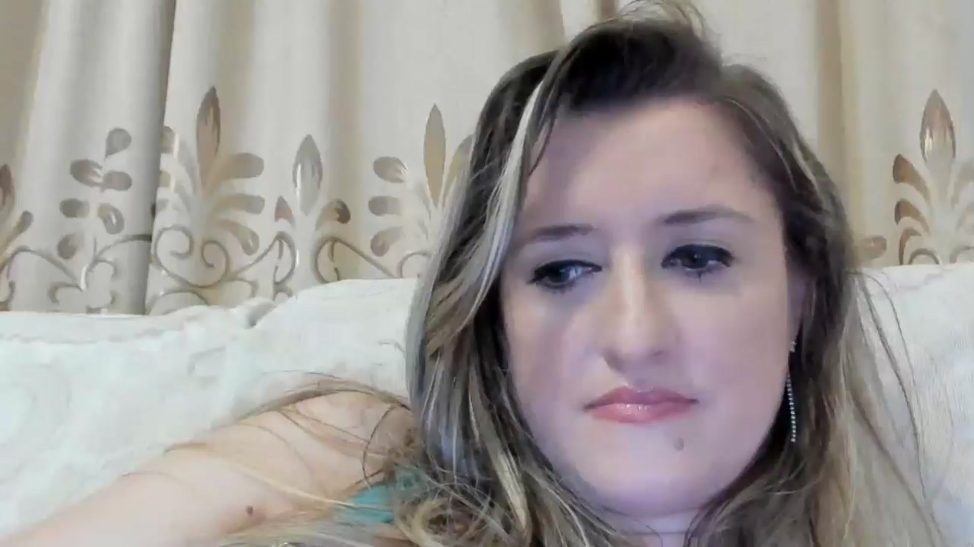 Gallery image thumbnail from BestDream's myfreecams stream on, 08/25/2024, 23:57 image 10 of 20
