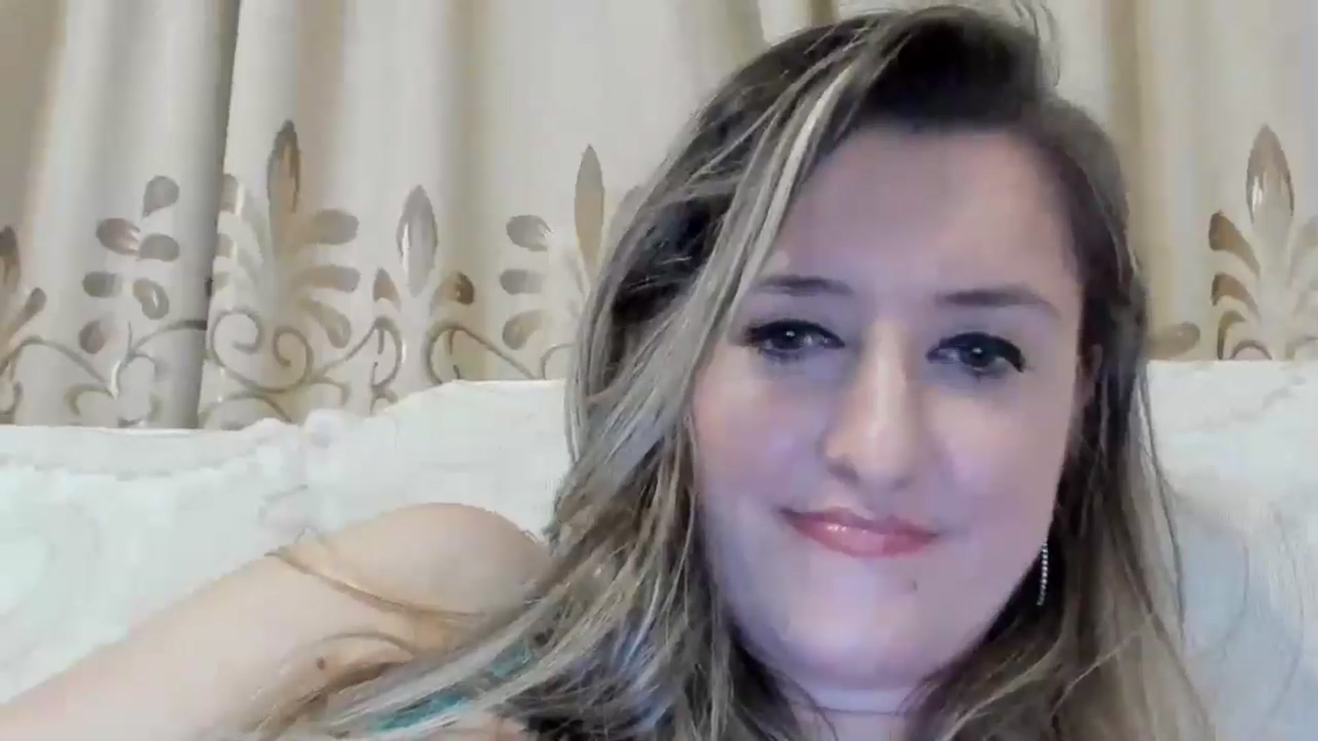 Gallery image thumbnail from BestDream's myfreecams stream on, 08/25/2024, 23:57 image 17 of 20