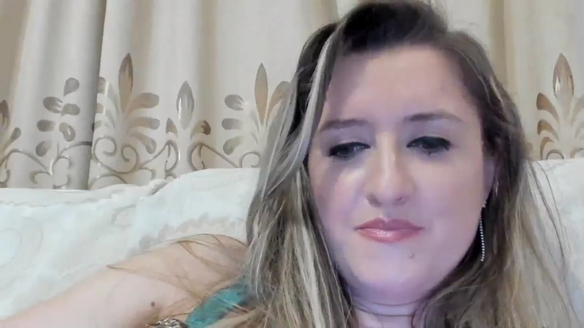 Gallery image thumbnail from BestDream's myfreecams stream on, 08/25/2024, 23:57 image 2 of 20