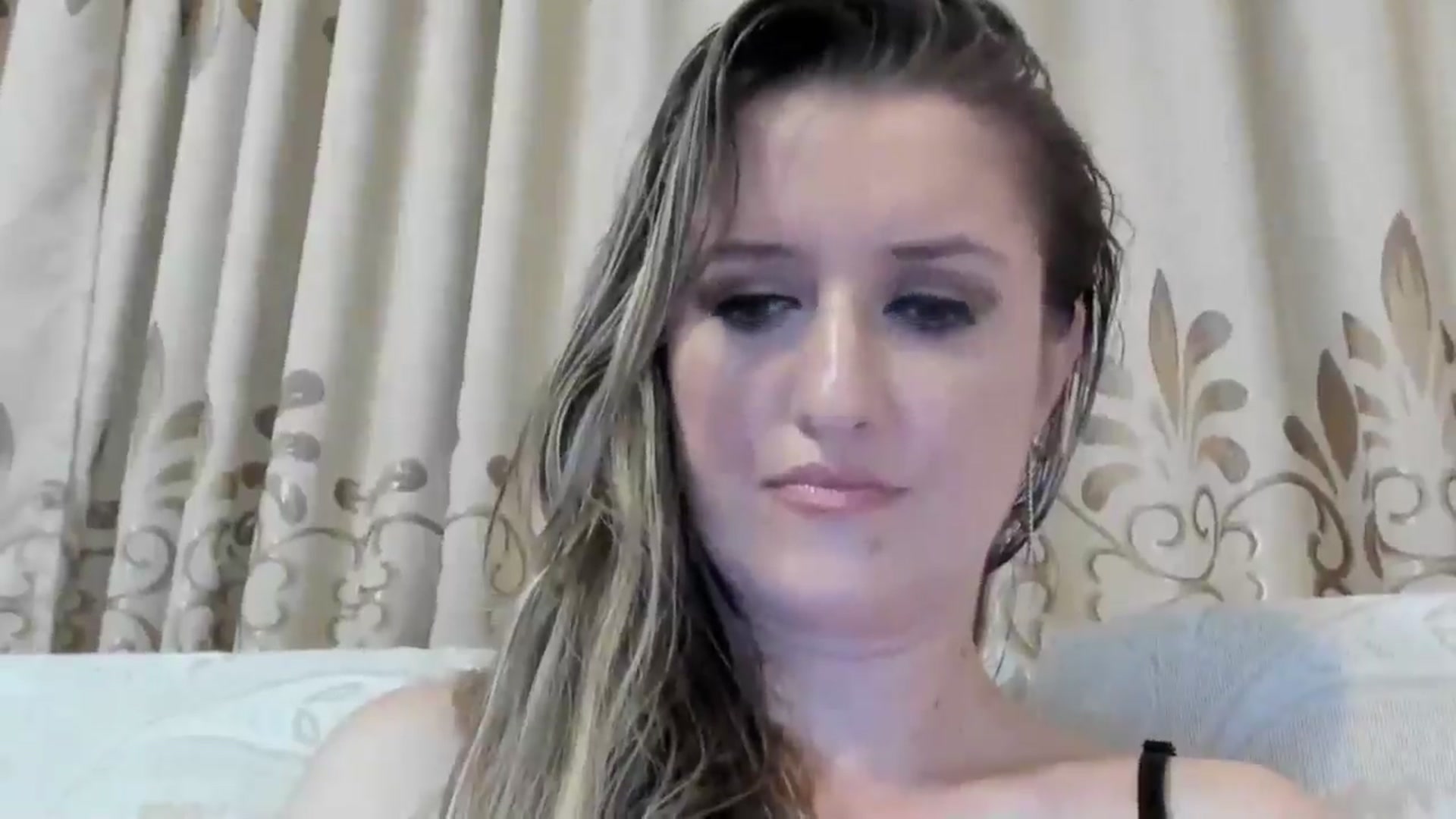 Gallery image thumbnail from BestDream's myfreecams stream on, 08/29/2024, 23:32 image 10 of 20