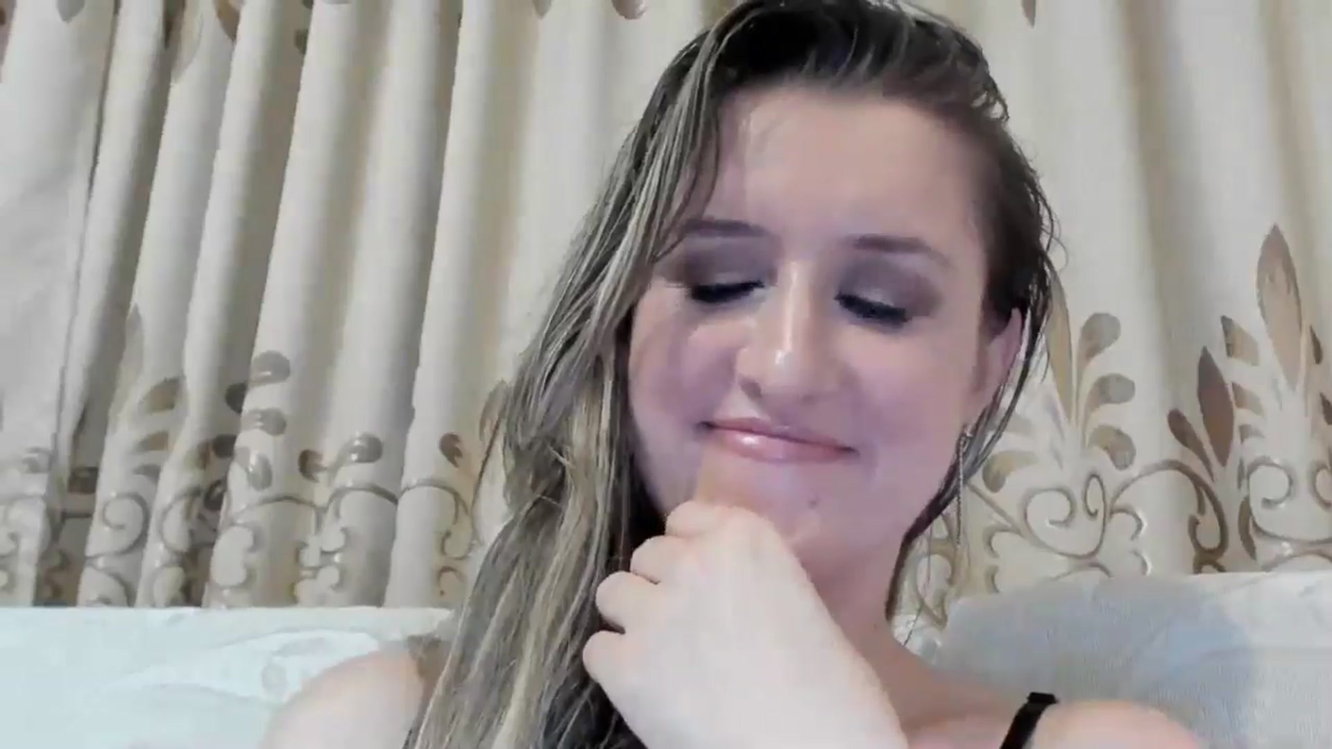 Gallery image thumbnail from BestDream's myfreecams stream on, 08/29/2024, 23:32 image 6 of 20