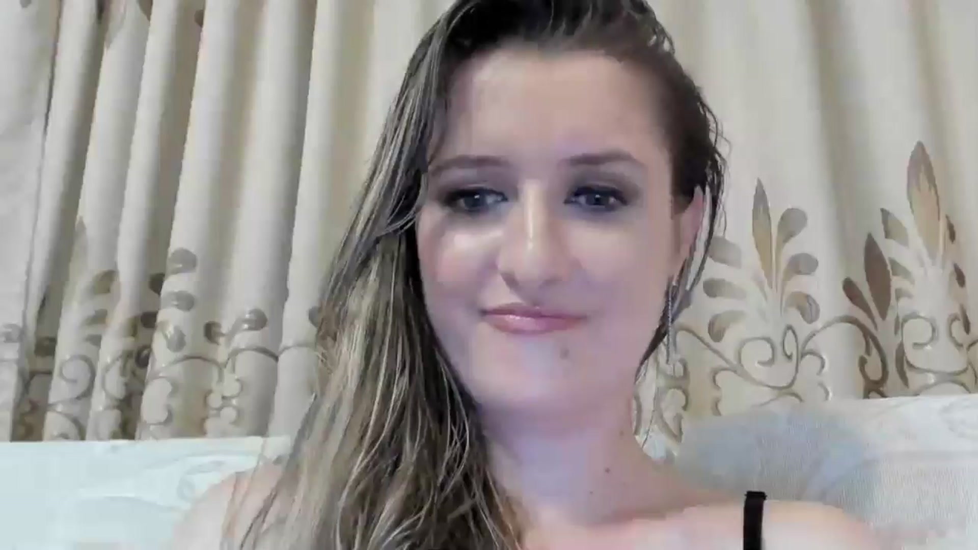 Gallery image thumbnail from BestDream's myfreecams stream on, 08/29/2024, 23:32 image 4 of 20