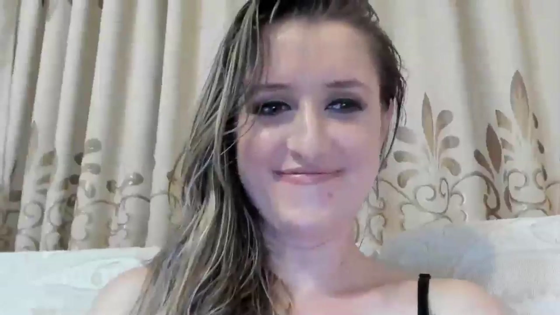 Gallery image thumbnail from BestDream's myfreecams stream on, 08/29/2024, 23:32 image 3 of 20
