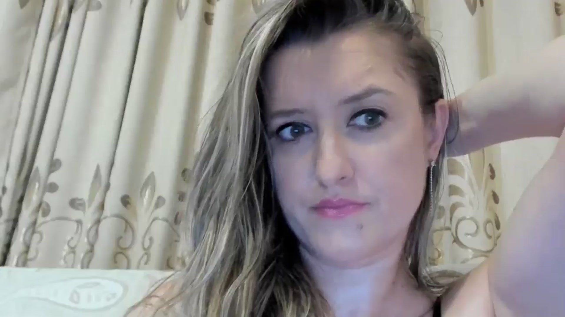 Gallery image thumbnail from BestDream's myfreecams stream on, 09/02/2024, 23:27 image 9 of 20