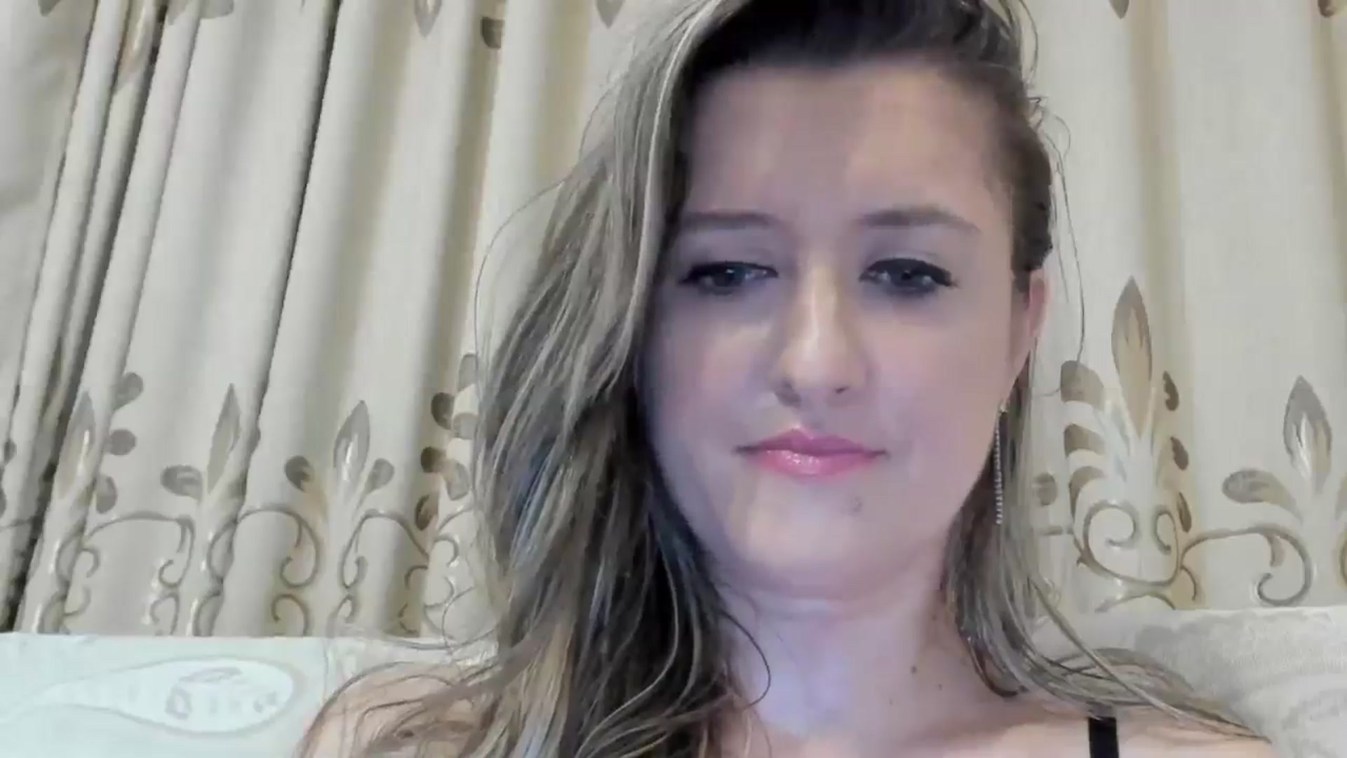 Gallery image thumbnail from BestDream's myfreecams stream on, 09/02/2024, 23:27 image 14 of 20