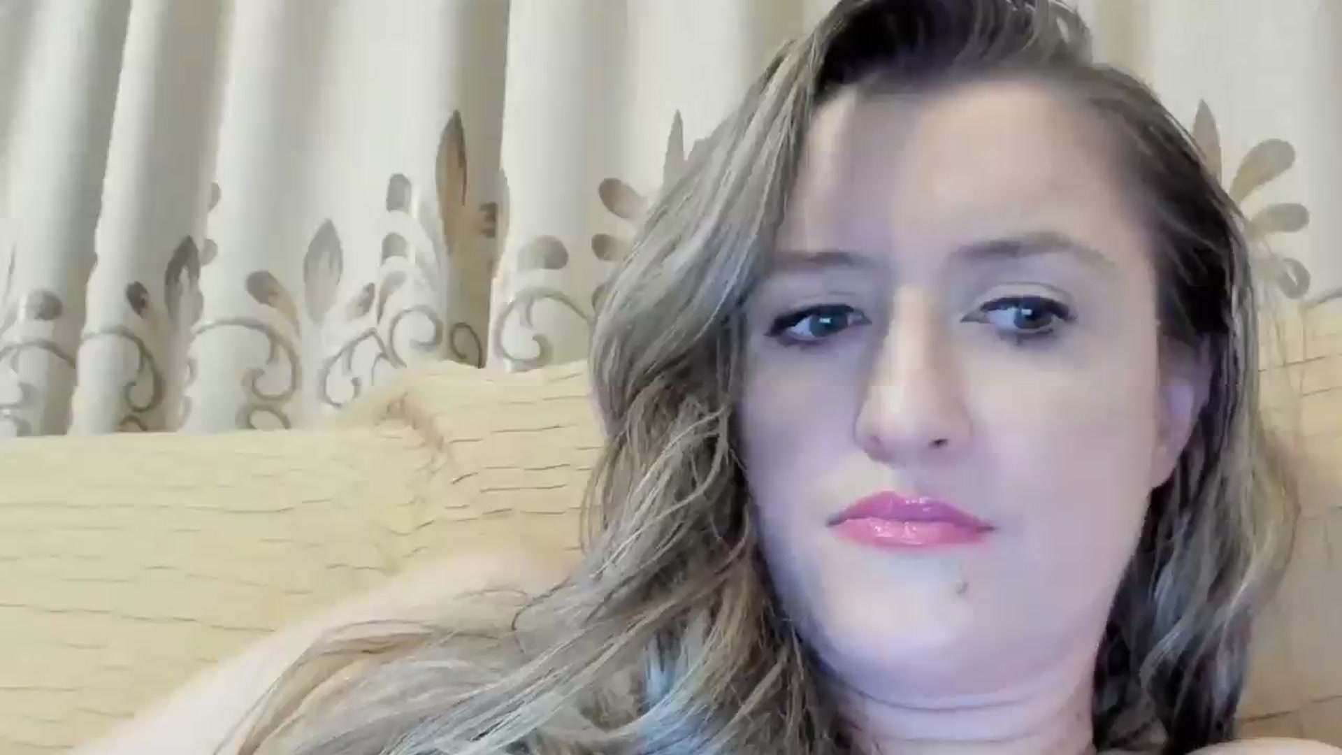 Gallery image thumbnail from BestDream's myfreecams stream on, 09/08/2024, 23:33 image 6 of 20