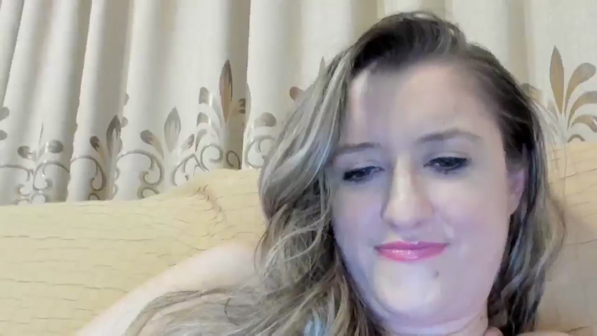 Gallery image thumbnail from BestDream's myfreecams stream on, 09/08/2024, 23:33 image 14 of 20