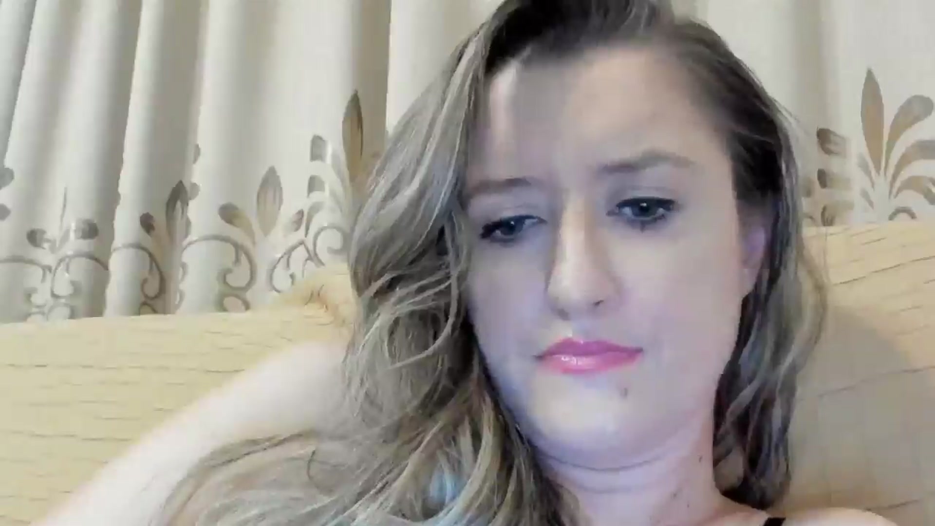 Gallery image thumbnail from BestDream's myfreecams stream on, 09/08/2024, 23:33 image 10 of 20