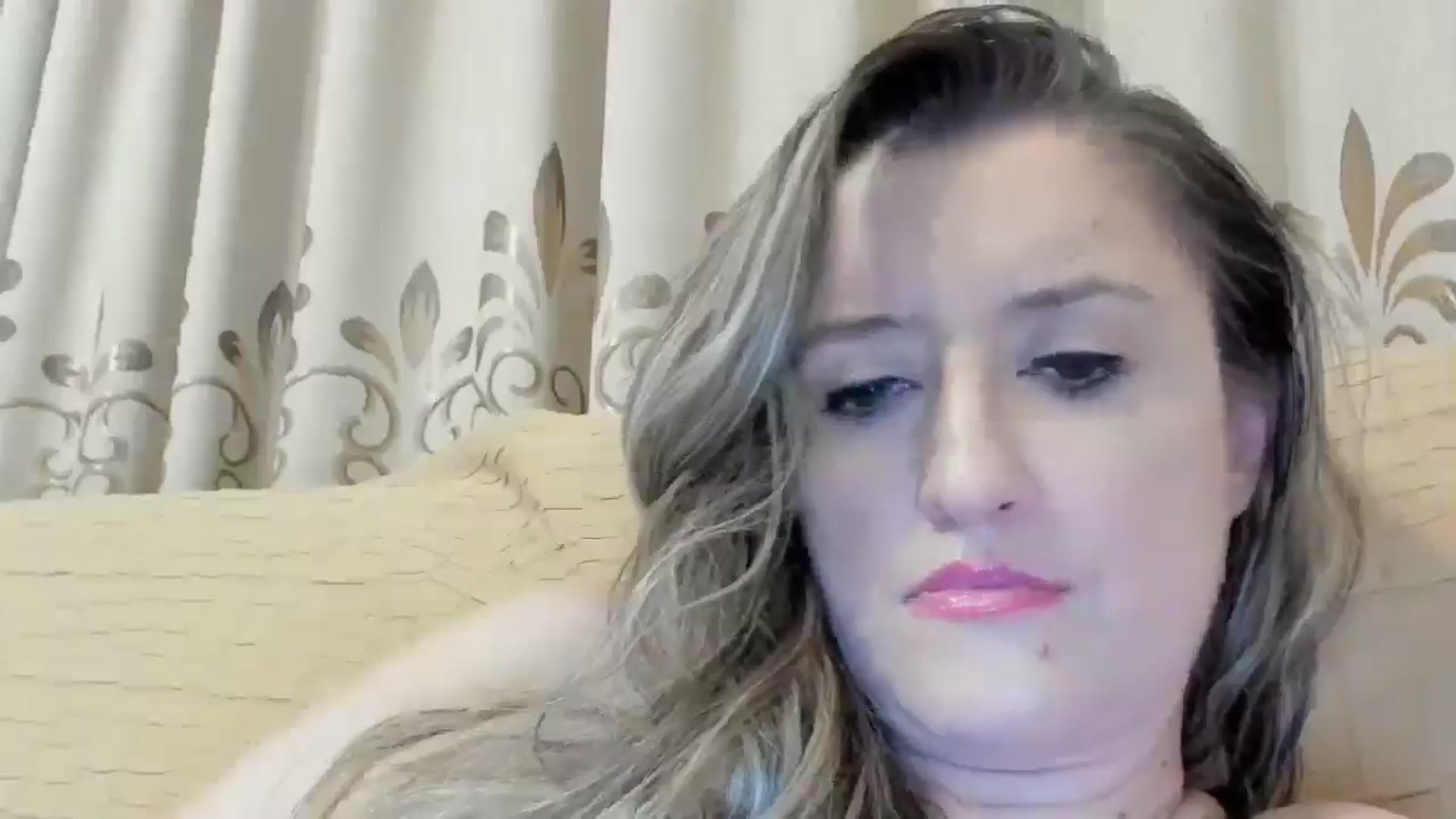 Gallery image thumbnail from BestDream's myfreecams stream on, 09/08/2024, 23:33 image 12 of 20