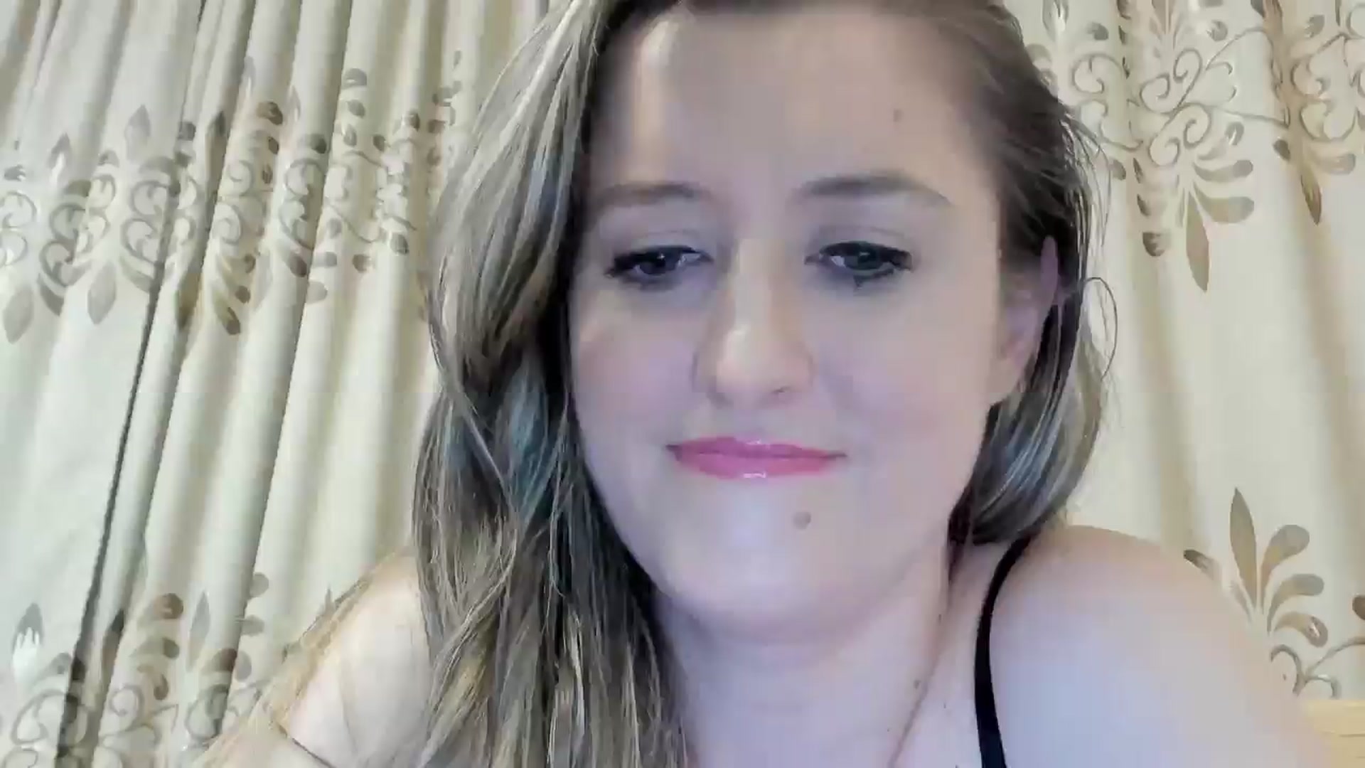 Gallery image thumbnail from BestDream's myfreecams stream on, 09/08/2024, 23:57 image 15 of 20