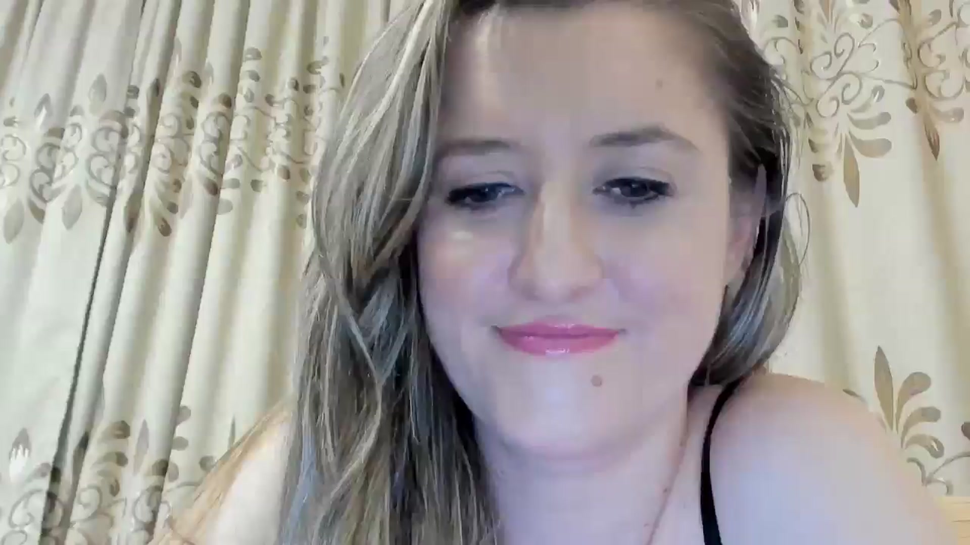 Gallery image thumbnail from BestDream's myfreecams stream on, 09/08/2024, 23:57 image 17 of 20