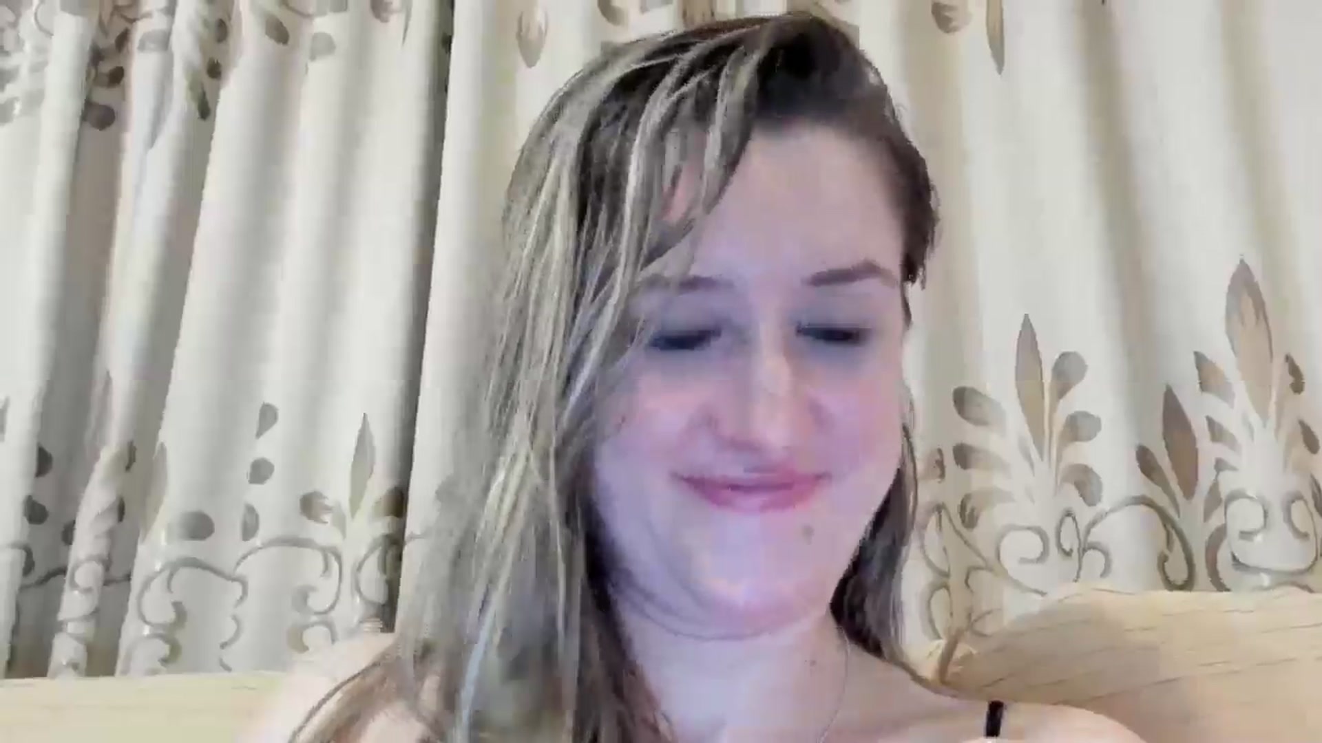 Gallery image thumbnail from BestDream's myfreecams stream on, 09/21/2024, 02:06 image 17 of 20