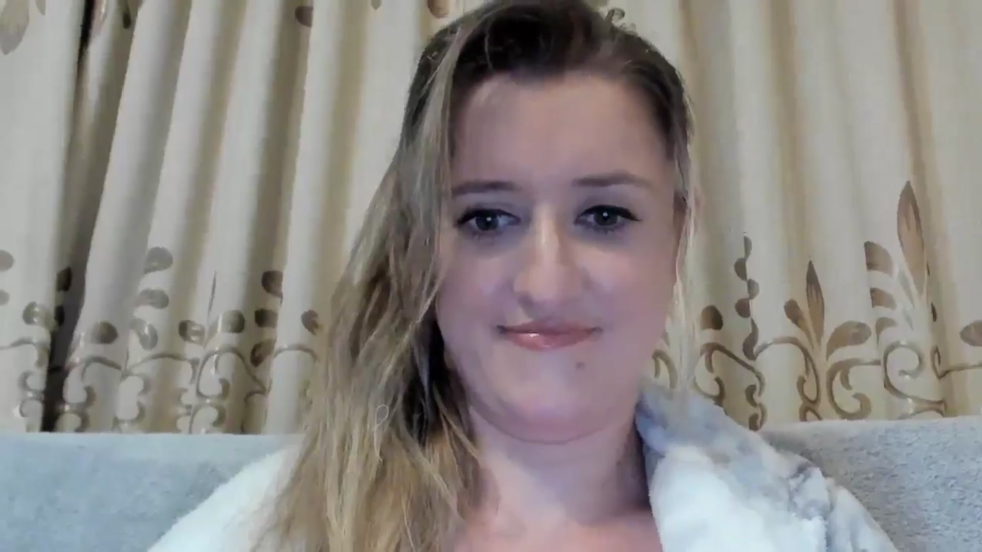 Gallery image thumbnail from BestDream's myfreecams stream on, 10/14/2024, 16:23 image 15 of 20