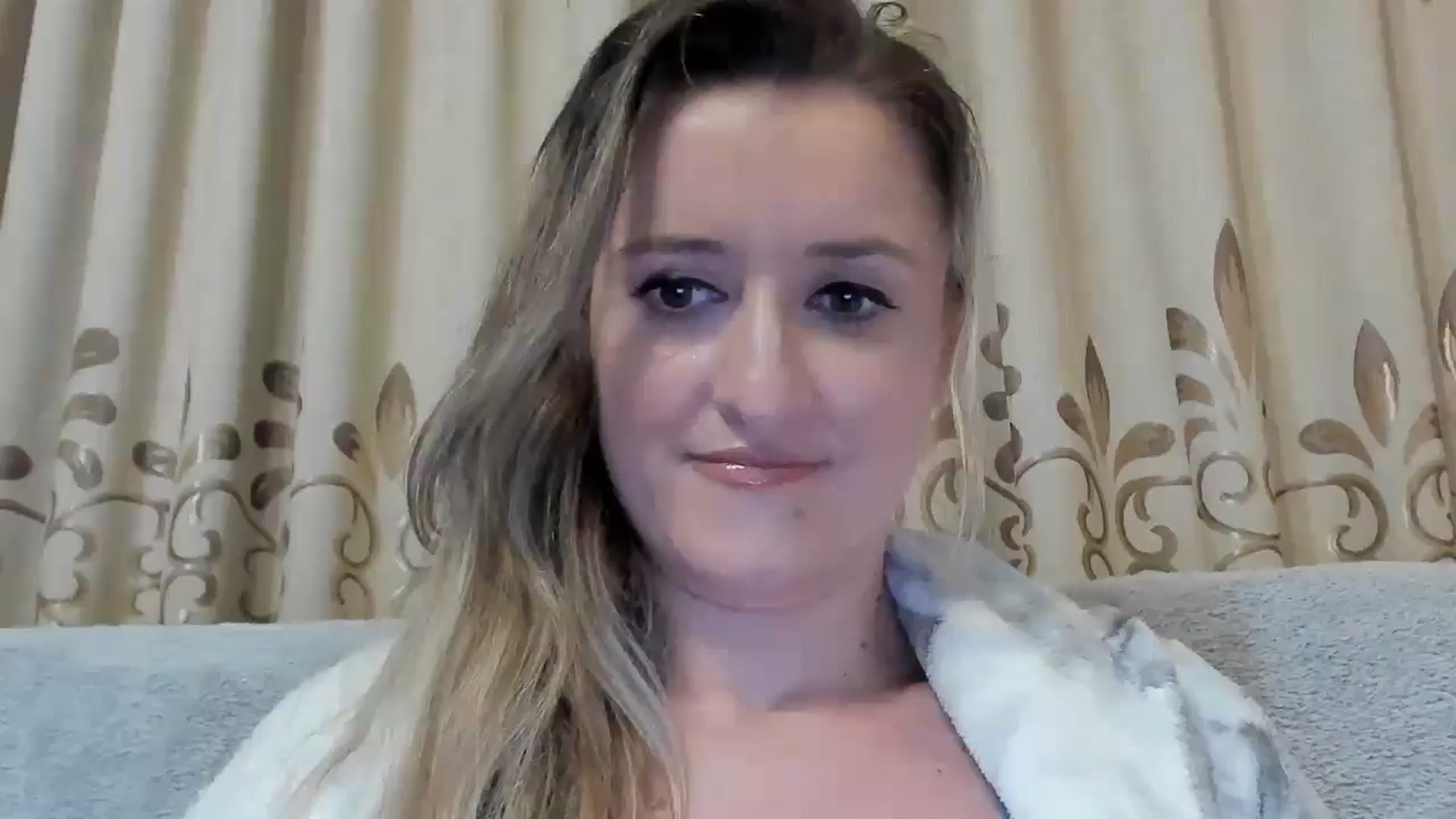 Gallery image thumbnail from BestDream's myfreecams stream on, 10/14/2024, 16:23 image 1 of 20