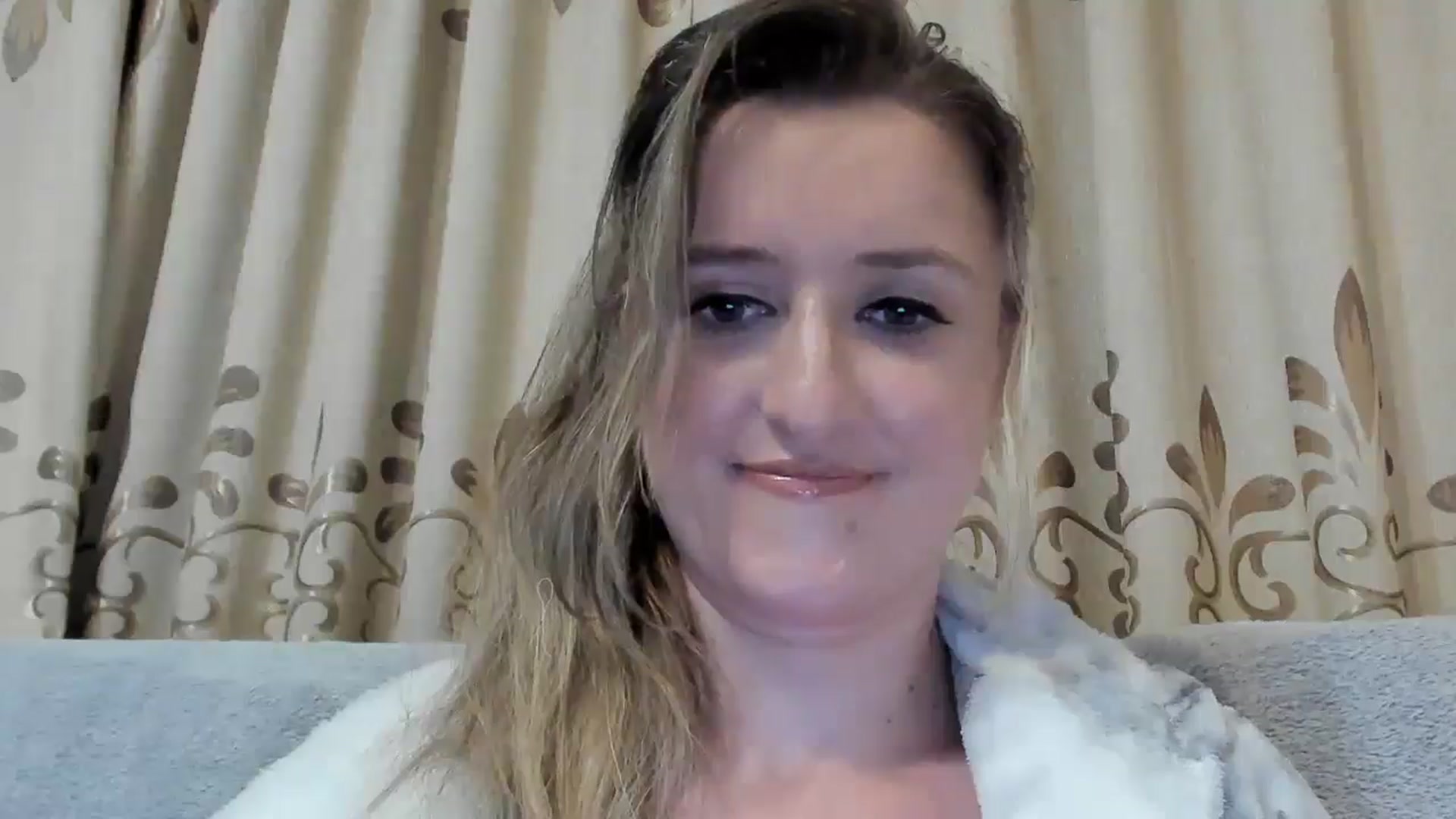 Gallery image thumbnail from BestDream's myfreecams stream on, 10/14/2024, 16:23 image 19 of 20