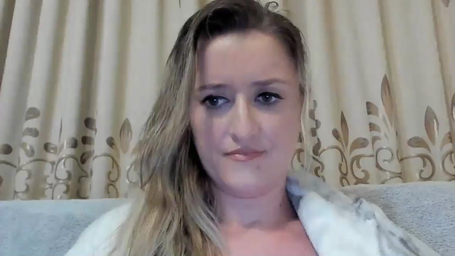 Gallery image thumbnail from BestDream's myfreecams stream on, 10/14/2024, 16:23 image 5 of 20