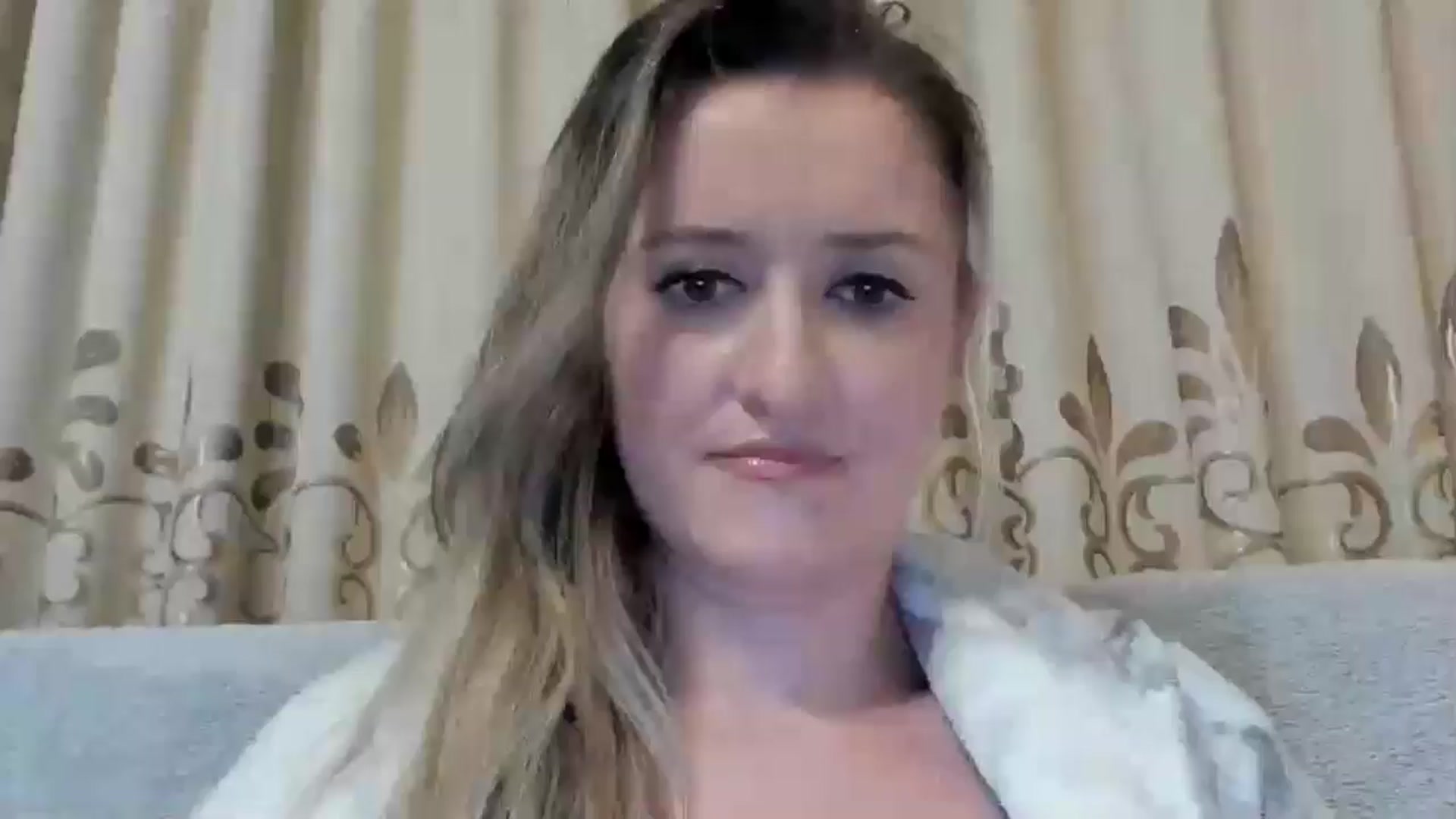 Gallery image thumbnail from BestDream's myfreecams stream on, 10/14/2024, 16:23 image 2 of 20