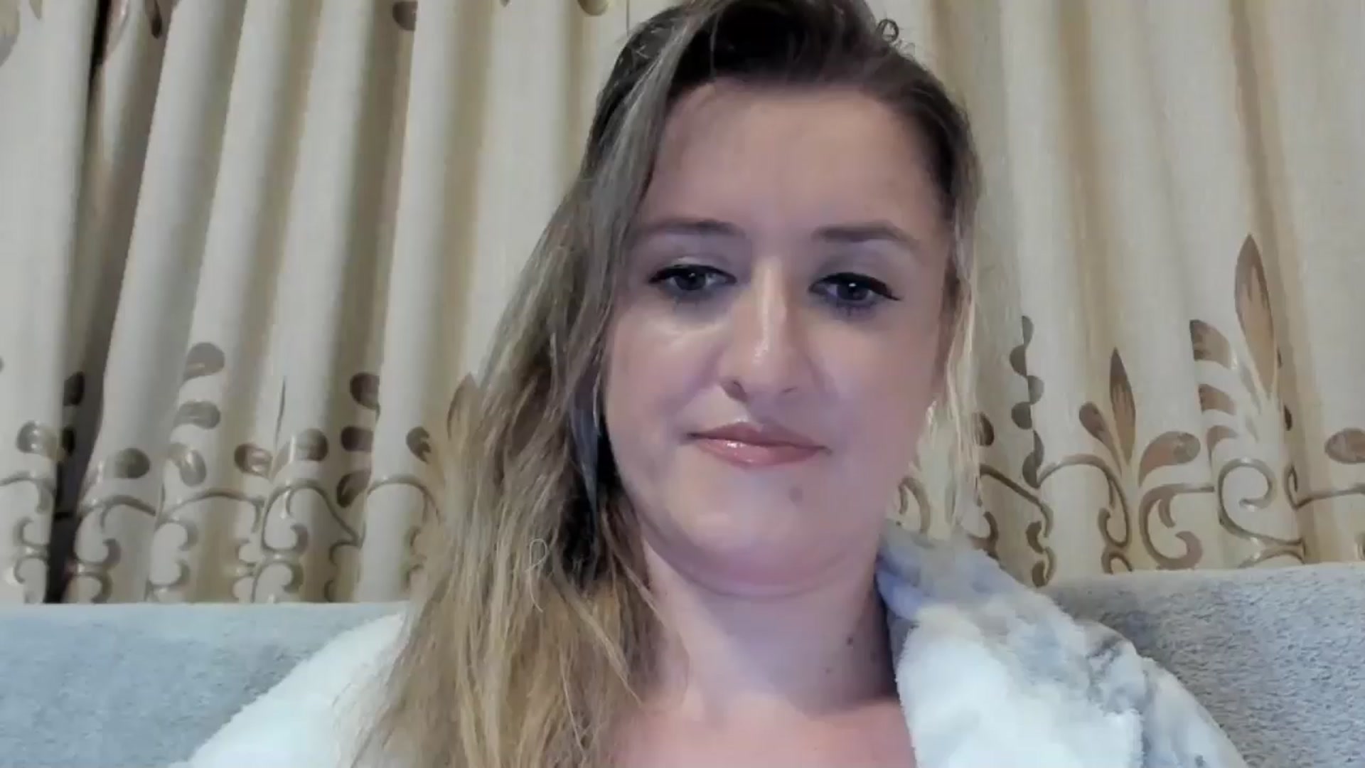 Gallery image thumbnail from BestDream's myfreecams stream on, 10/14/2024, 16:23 image 11 of 20