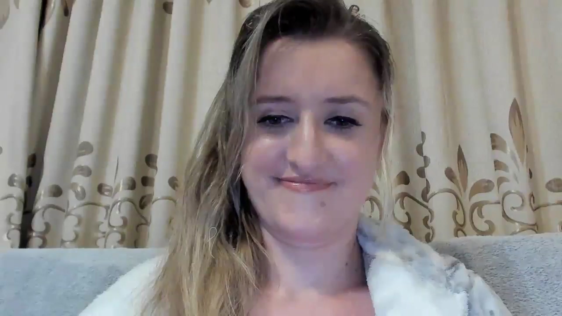 Gallery image thumbnail from BestDream's myfreecams stream on, 10/14/2024, 16:23 image 13 of 20