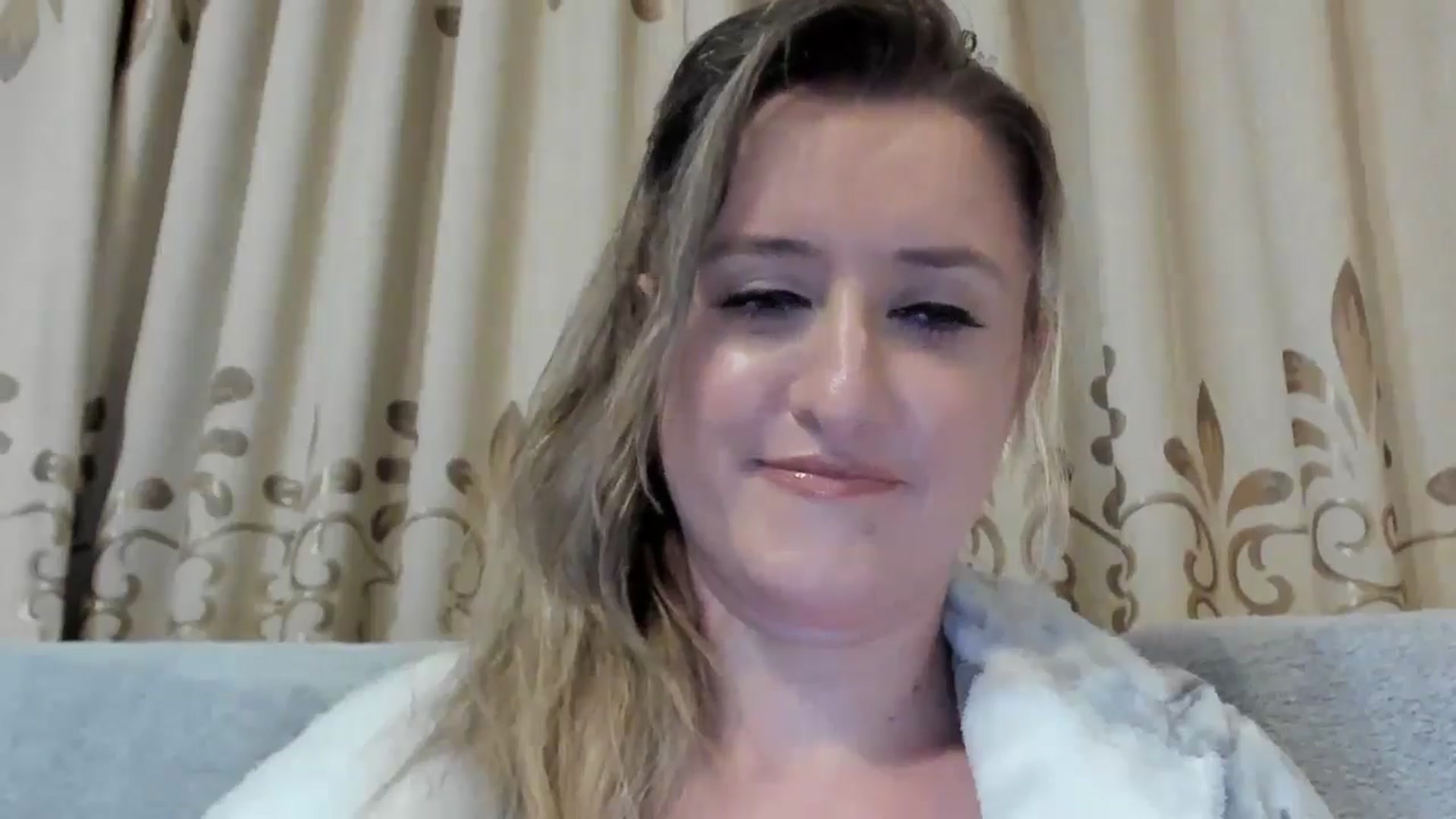 Gallery image thumbnail from BestDream's myfreecams stream on, 10/14/2024, 16:23 image 18 of 20