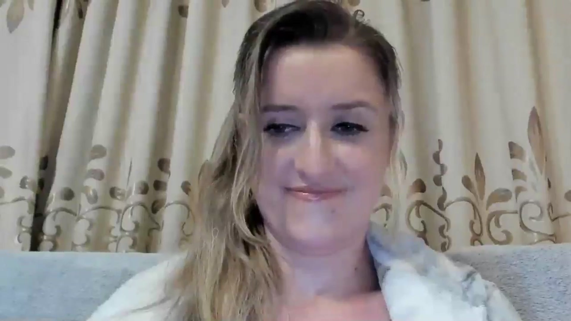 Gallery image thumbnail from BestDream's myfreecams stream on, 10/14/2024, 16:40 image 13 of 20
