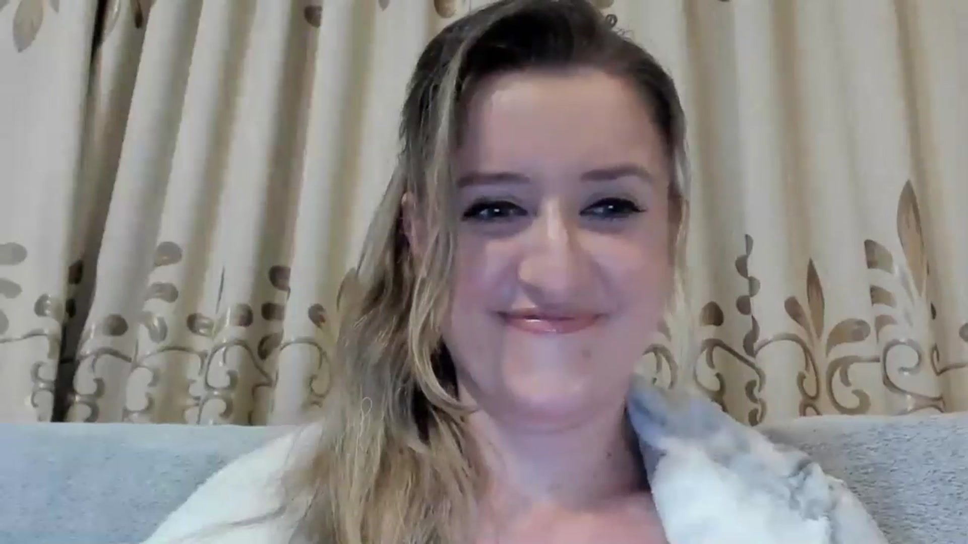 Gallery image thumbnail from BestDream's myfreecams stream on, 10/14/2024, 16:40 image 12 of 20