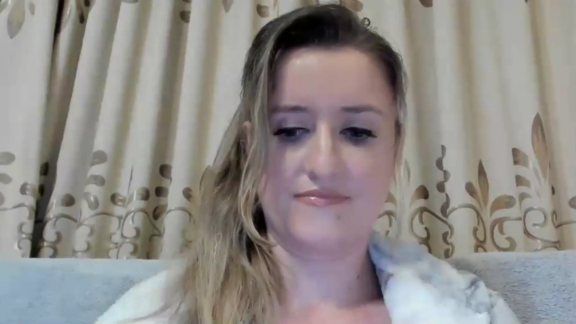 Gallery image thumbnail from BestDream's myfreecams stream on, 10/14/2024, 16:40 image 17 of 20