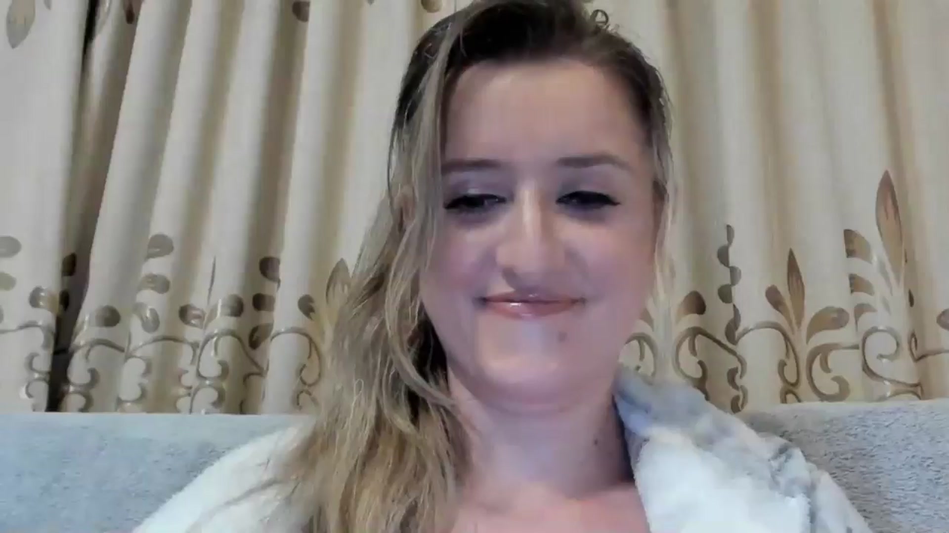 Gallery image thumbnail from BestDream's myfreecams stream on, 10/14/2024, 16:40 image 7 of 20