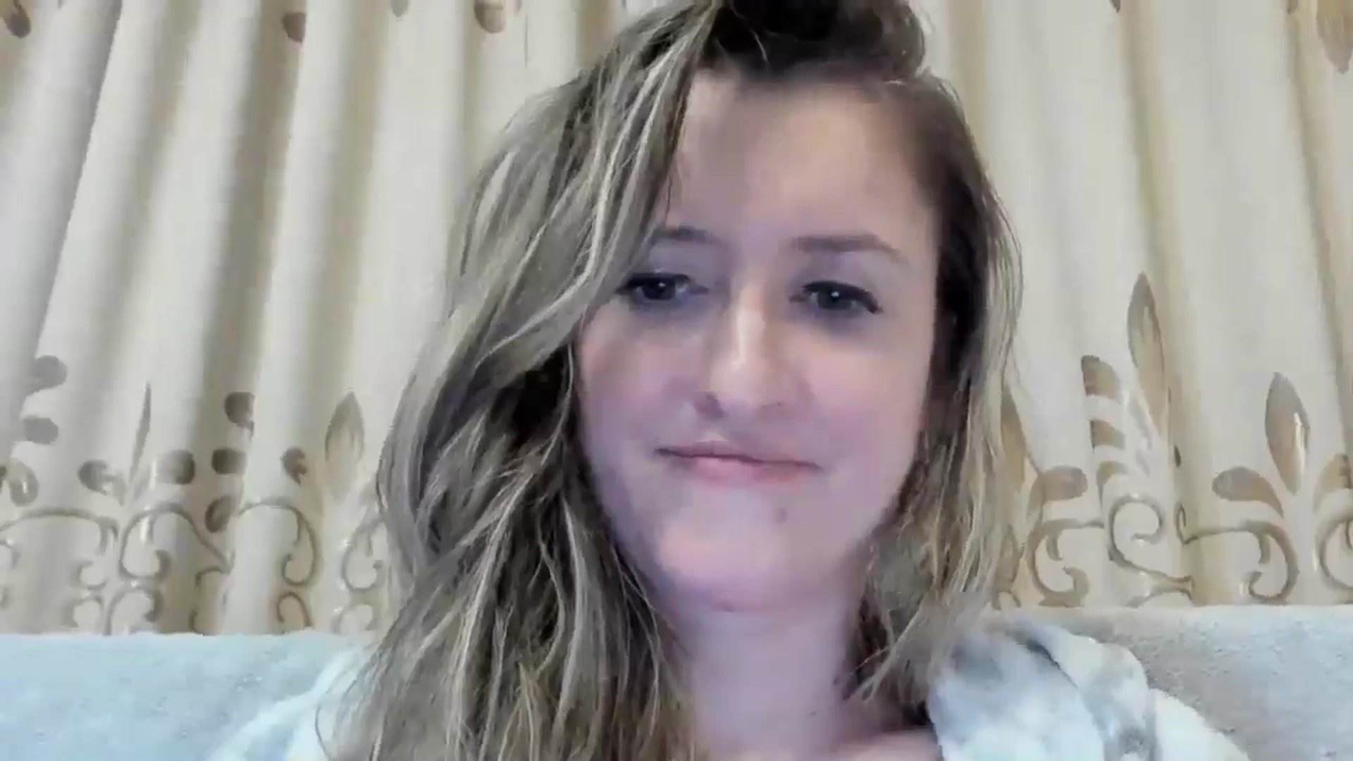 Gallery image thumbnail from BestDream's myfreecams stream on, 10/15/2024, 21:14 image 12 of 20