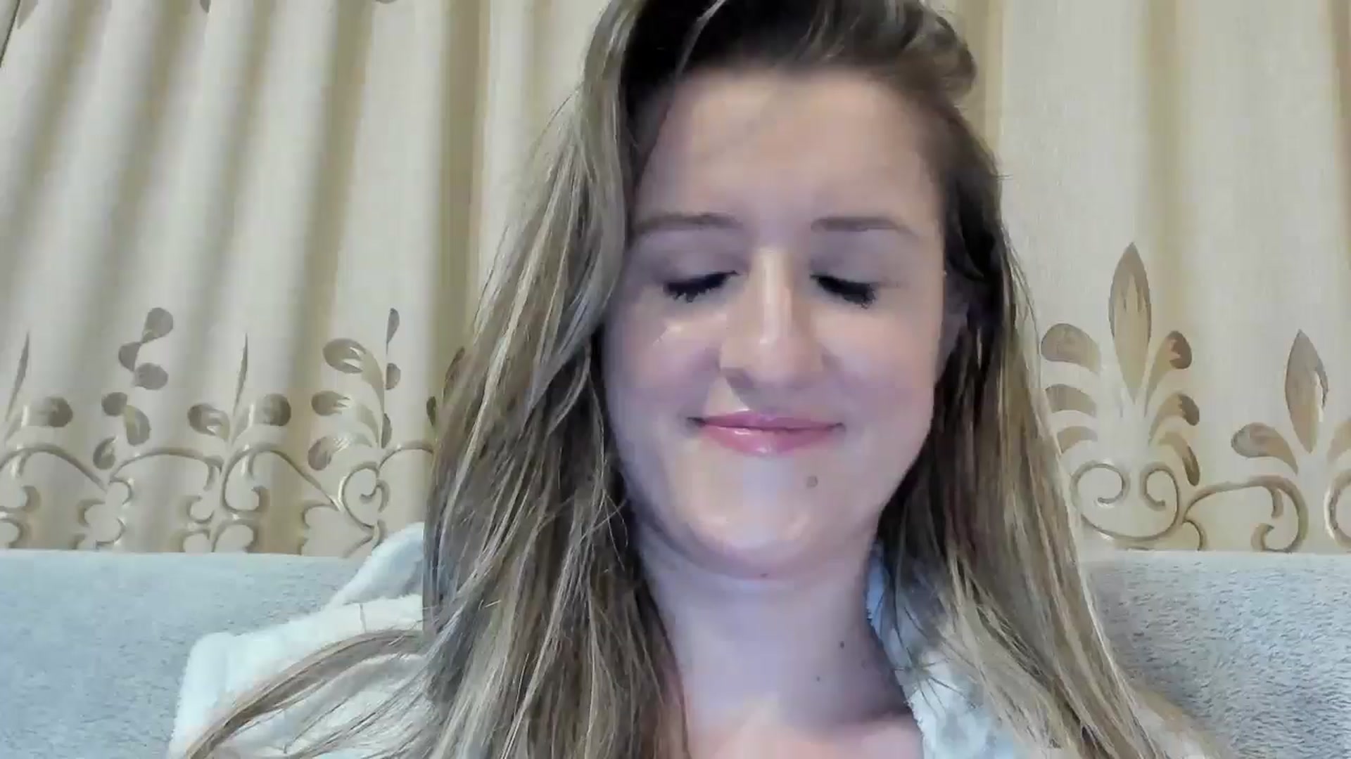 Gallery image thumbnail from BestDream's myfreecams stream on, 10/16/2024, 23:37 image 3 of 20