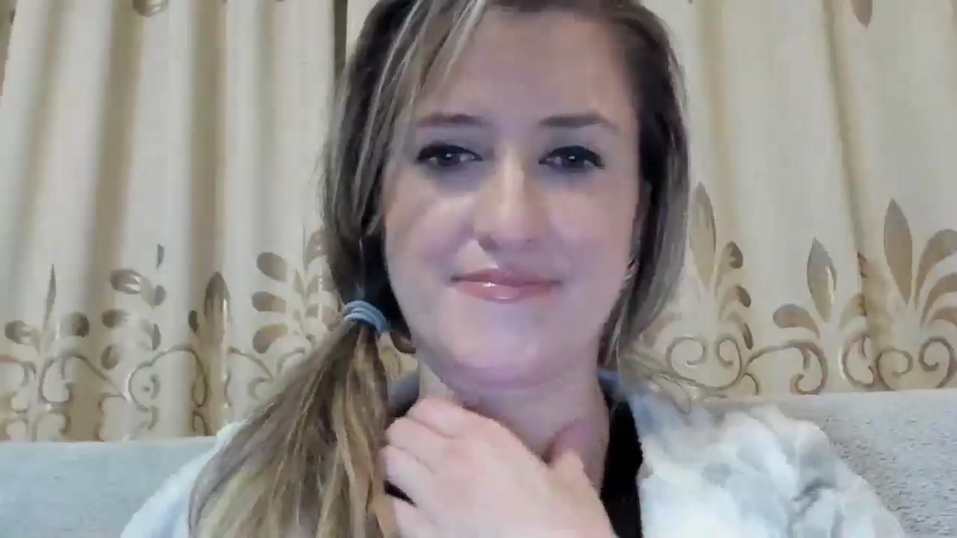 Gallery image thumbnail from BestDream's myfreecams stream on, 10/17/2024, 20:20 image 12 of 20