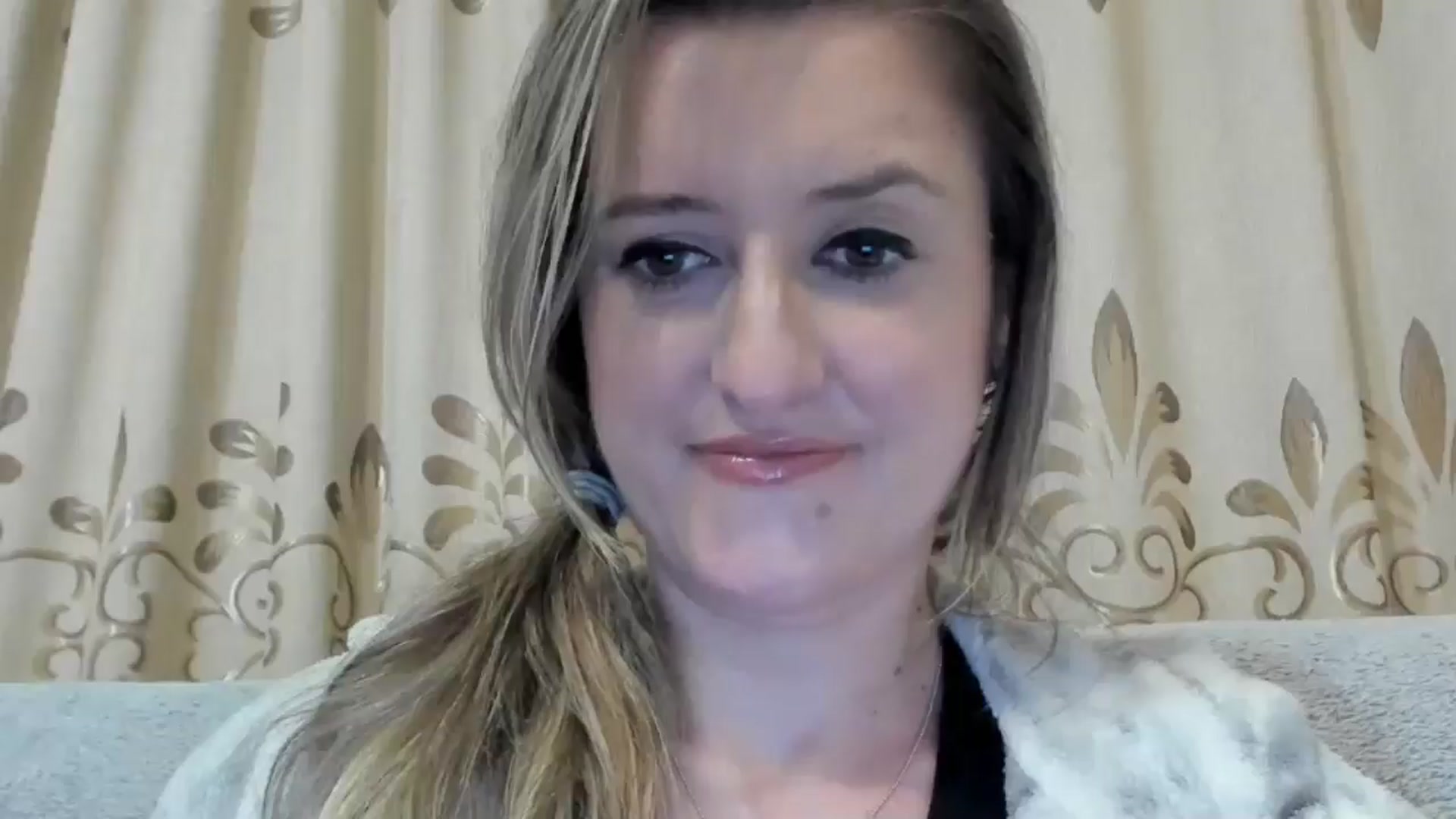Gallery image thumbnail from BestDream's myfreecams stream on, 10/17/2024, 20:20 image 4 of 20