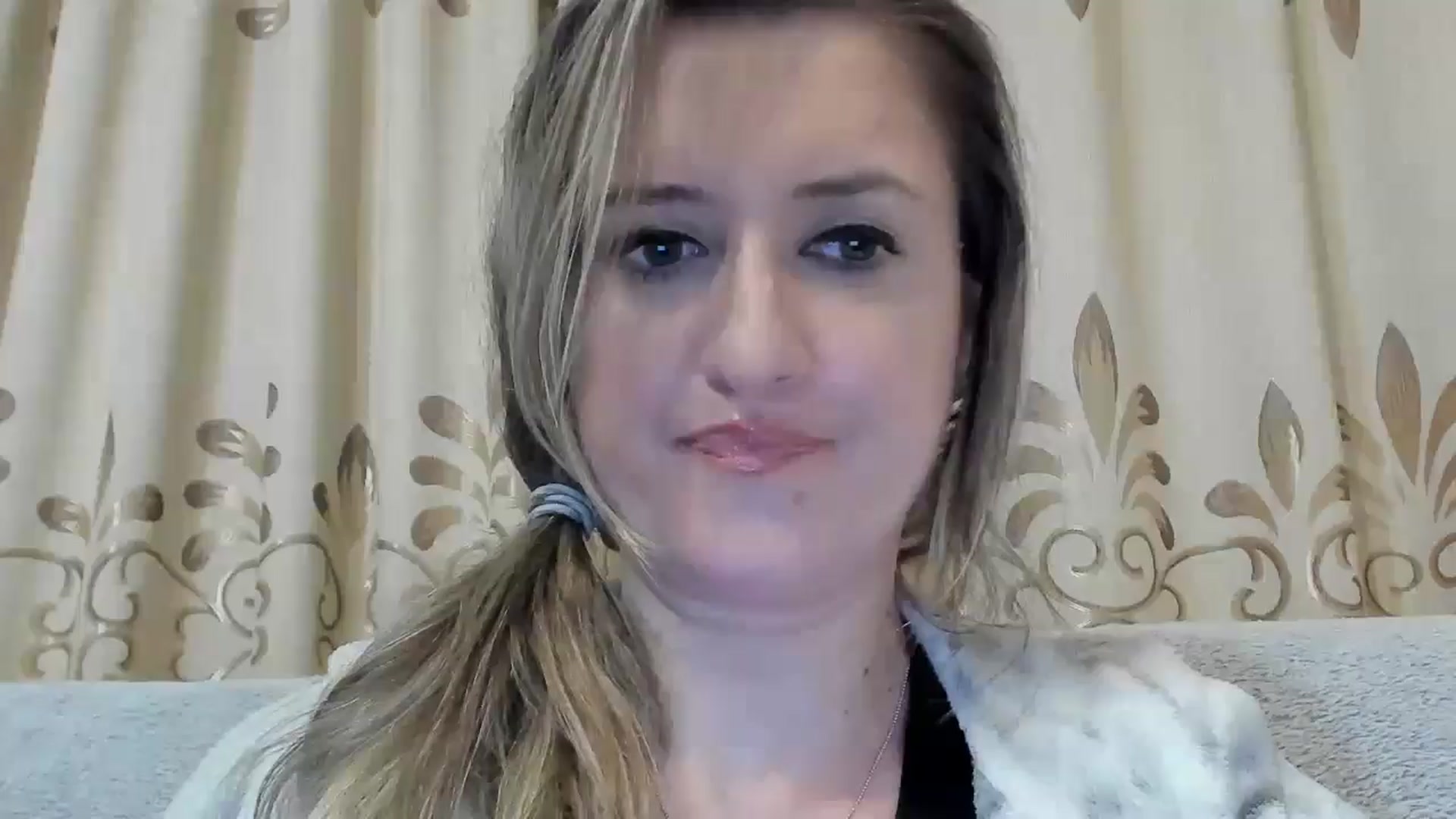 Gallery image thumbnail from BestDream's myfreecams stream on, 10/17/2024, 20:20 image 6 of 20