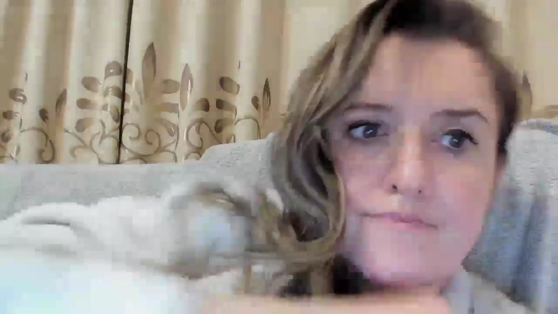 Gallery image thumbnail from BestDream's myfreecams stream on, 10/18/2024, 22:02 image 12 of 20
