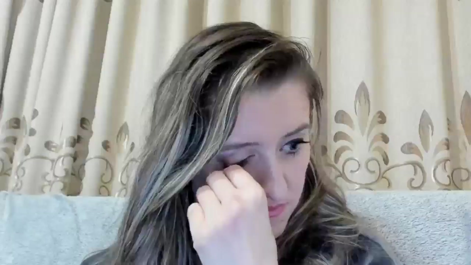 Gallery image thumbnail from BestDream's myfreecams stream on, 10/19/2024, 23:44 image 3 of 20
