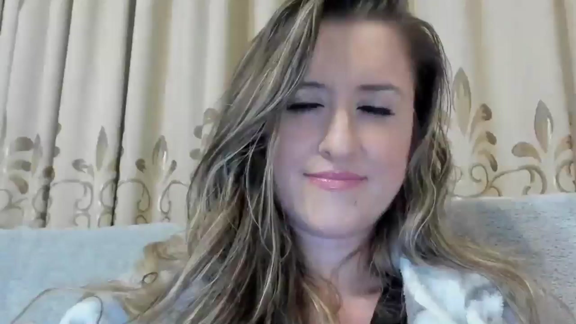 Gallery image thumbnail from BestDream's myfreecams stream on, 10/21/2024, 22:04 image 12 of 20