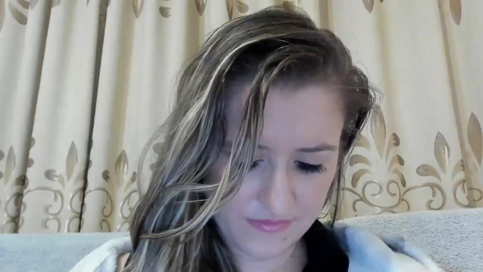 Gallery image thumbnail from BestDream's myfreecams stream on, 10/21/2024, 23:13 image 16 of 20
