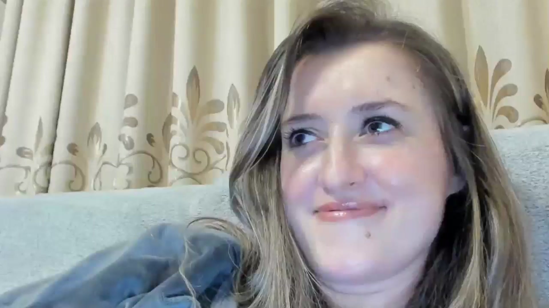 Gallery image thumbnail from BestDream's myfreecams stream on, 10/23/2024, 21:17 image 7 of 20