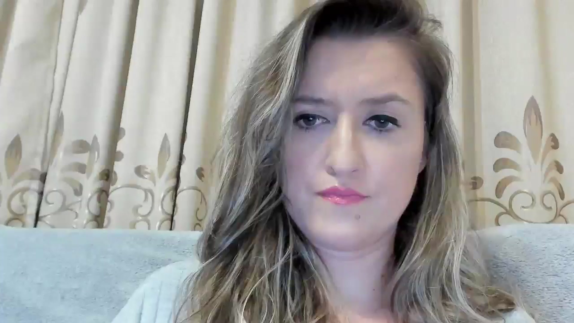 Gallery image thumbnail from BestDream's myfreecams stream on, 10/24/2024, 21:38 image 6 of 20