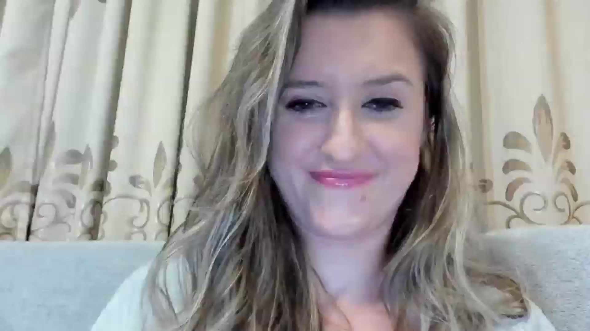 Gallery image thumbnail from BestDream's myfreecams stream on, 10/24/2024, 21:38 image 10 of 20