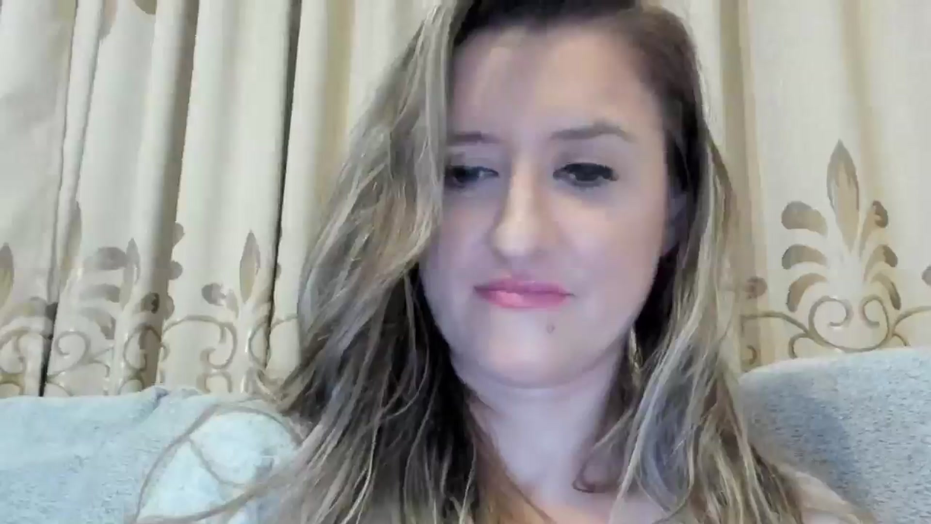 Gallery image thumbnail from BestDream's myfreecams stream on, 10/25/2024, 24:43 image 18 of 20