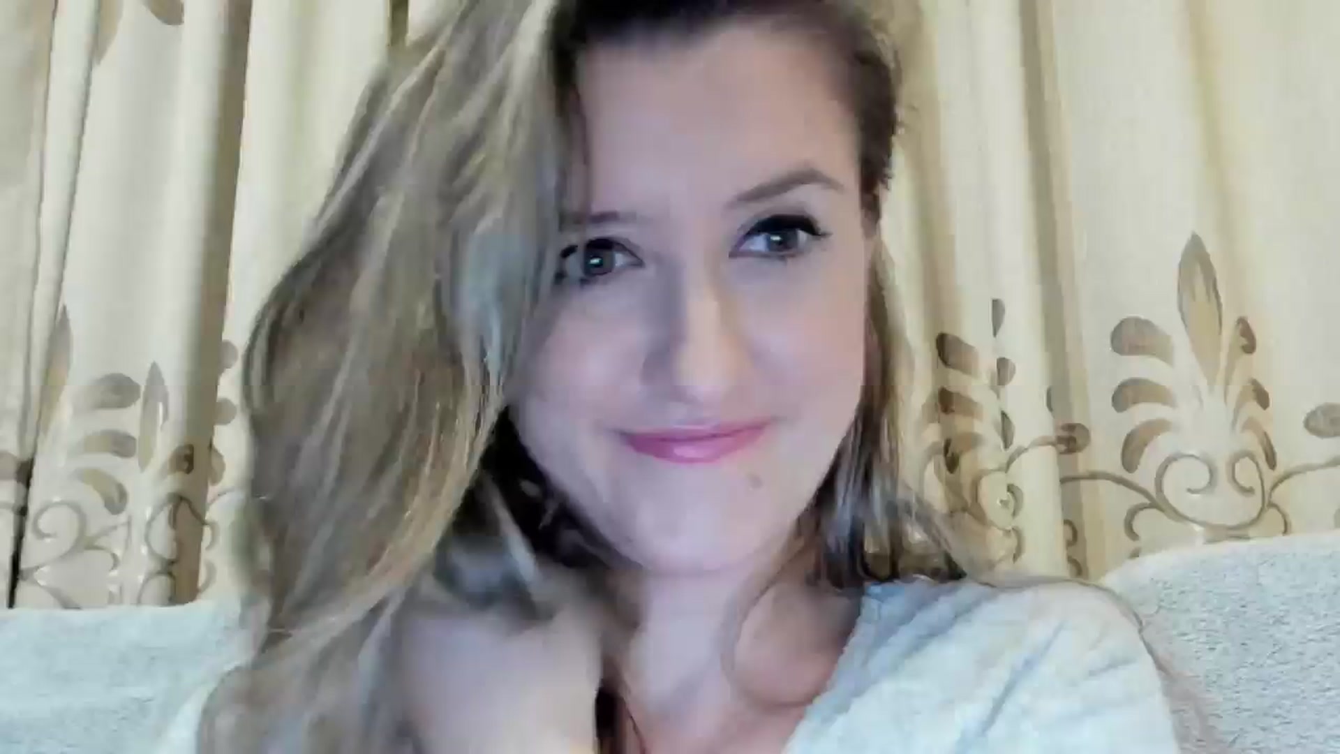Gallery image thumbnail from BestDream's myfreecams stream on, 10/25/2024, 24:43 image 1 of 20